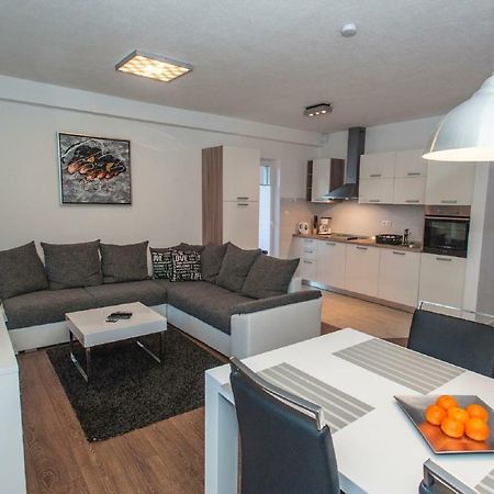 Arena Apartment 5-Stars Premium-Accommodation Макарска Экстерьер фото