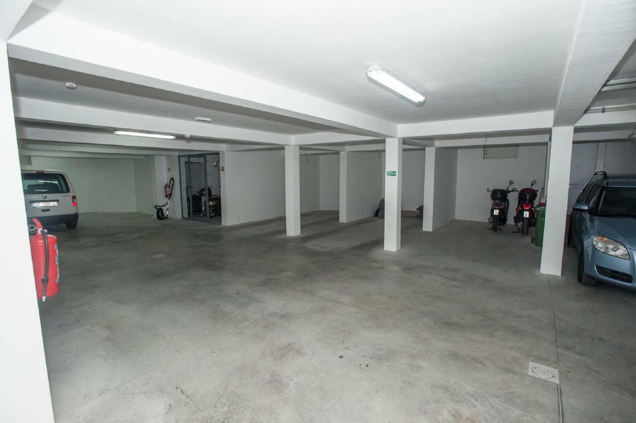 Arena Apartment 5-Stars Premium-Accommodation Макарска Экстерьер фото